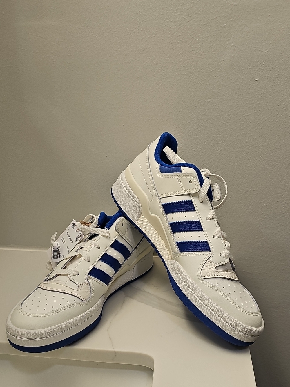 adidas Men's Core White and Royal Blue Forum Low CL Sneakers. New. - Picture 11 of 15
